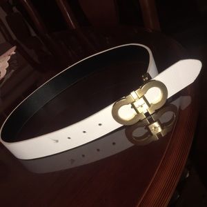 Woman’s white ferragamo belt